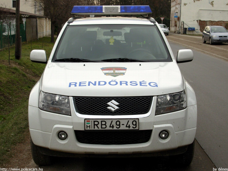 Suzuki Grand Vitara, fotó: dénes
Keywords: rendőr rendőrautó rendőrség magyar Magyarország RB49-49