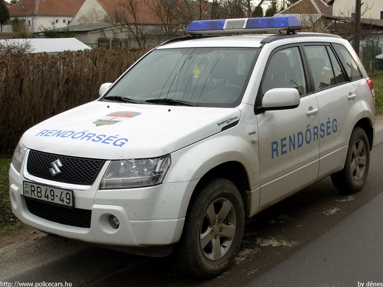 Suzuki Grand Vitara, fotó: dénes
Keywords: rendőr rendőrautó rendőrség magyar Magyarország RB49-49