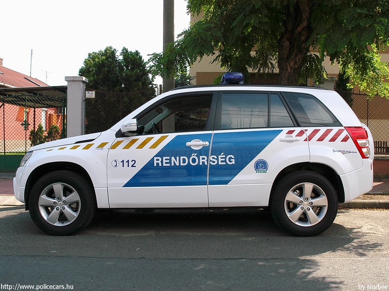 Suzuki Grand Vitara, fotó: Norbee
Keywords: rendőr rendőrautó rendőrség magyar Magyarország LMG-203