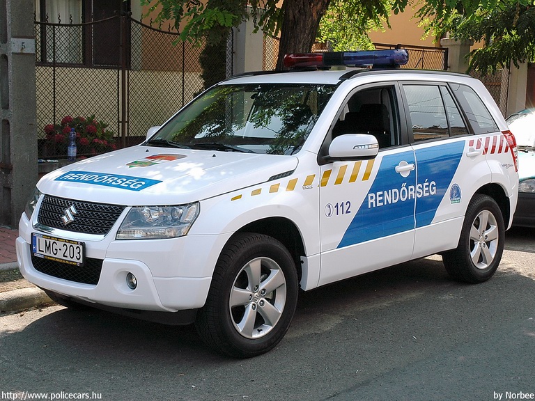 Suzuki Grand Vitara, fotó: Norbee
Keywords: rendőr rendőrautó rendőrség magyar Magyarország LMG-203