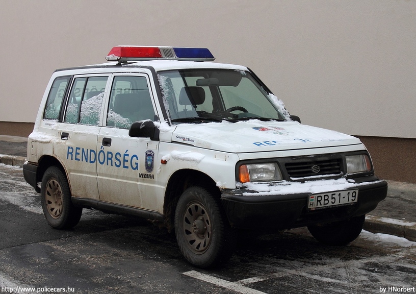 Suzuki Vitara, fotó: HNorbert
Keywords: rendőrautó rendőrség rendőr magyar Magyarország RB51-19