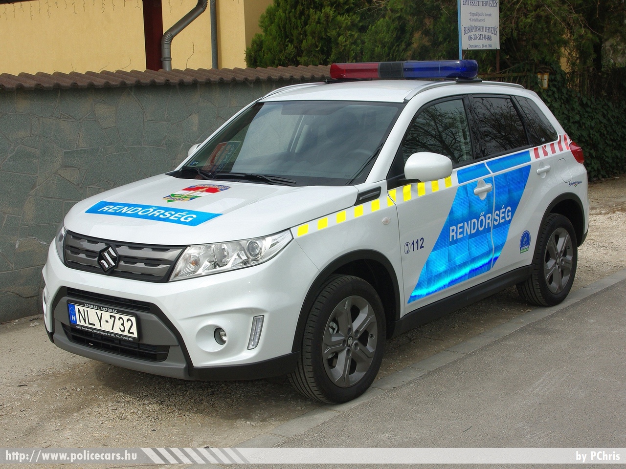 Suzuki Vitara, fotó: PChris
Keywords: rendőr rendőrautó rendőrség magyar Magyarország NLY-732 hungarian Hungary police policecar