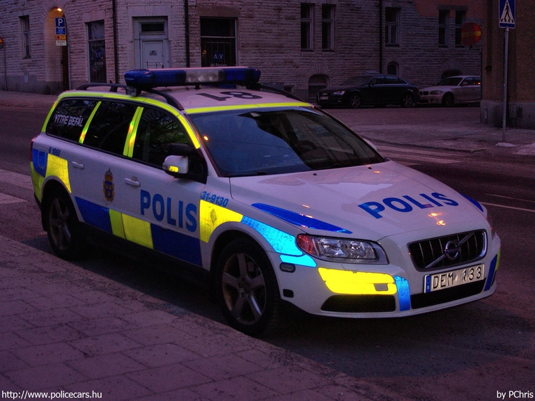 Volvo V70, fotó: PChris
Keywords: rendőr rendőrautó rendőrség svéd Svédország DEM133