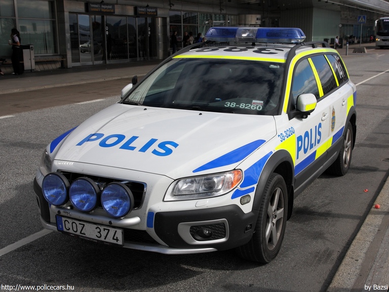 Volvo XC70, fotó: Bazsi
Keywords: svéd Svédország rendőr rendőrautó rendőrség COZ374