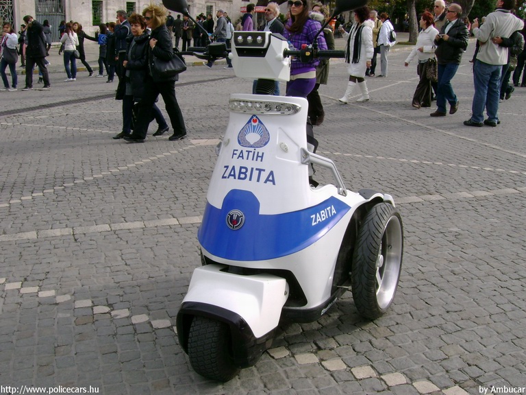 fotó: Ambucar
Keywords: rendőr rendőrmotor rendőrség török Törökország