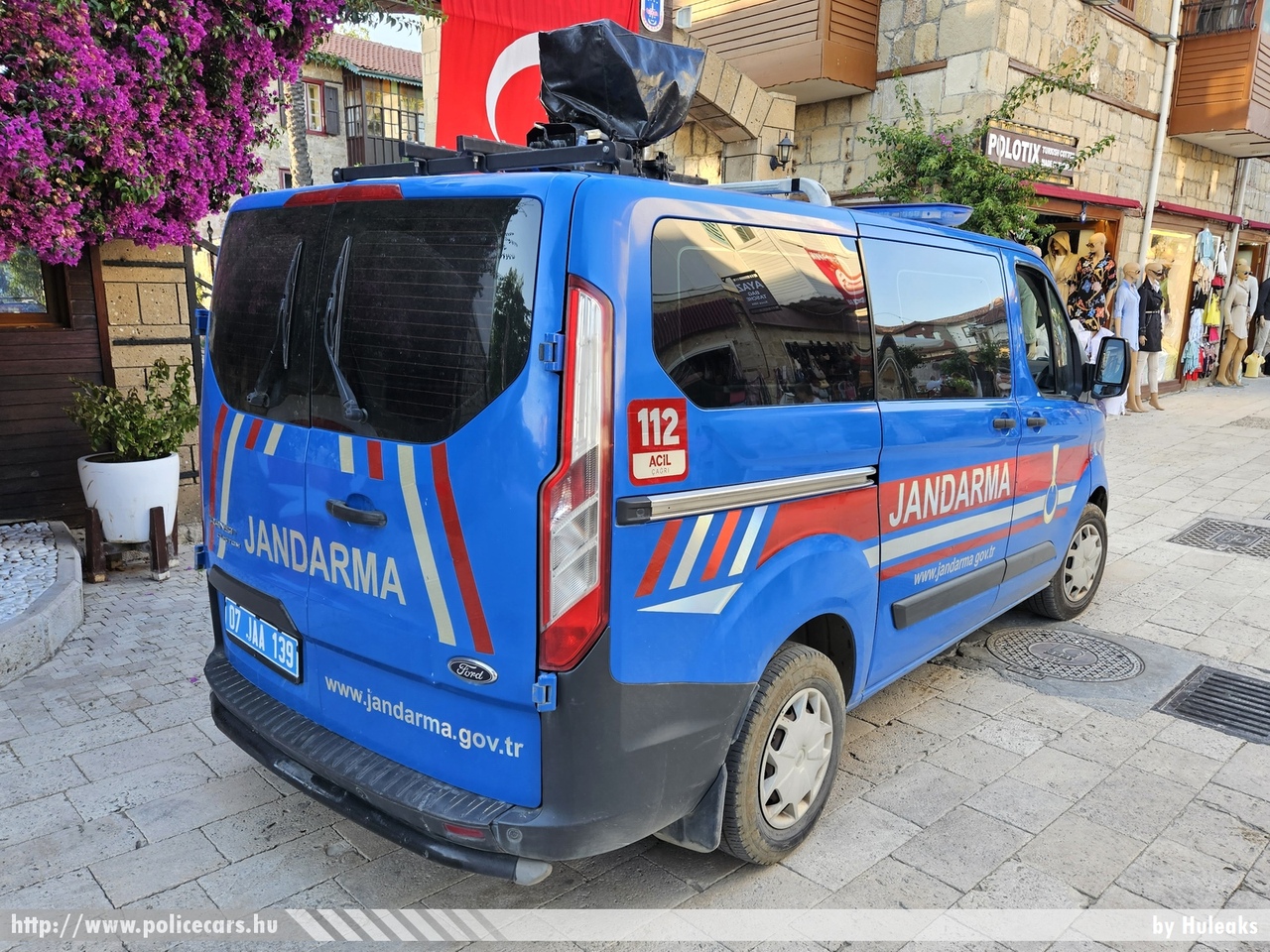Ford Transit Custom, Jandarma, fotó: Huleaks
Keywords: török Törökország turkish turkiye turkey csendőrség