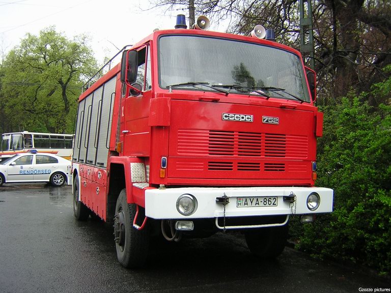 Csepel D-744, Budapest, mûszaki mentõ, fotó: Gzozzo pictures
Keywords: HÖT  tûzoltóautó tûzoltóság tûzoltó AYA-862 magyar Magyarország fire firetruck Hungary hungarian