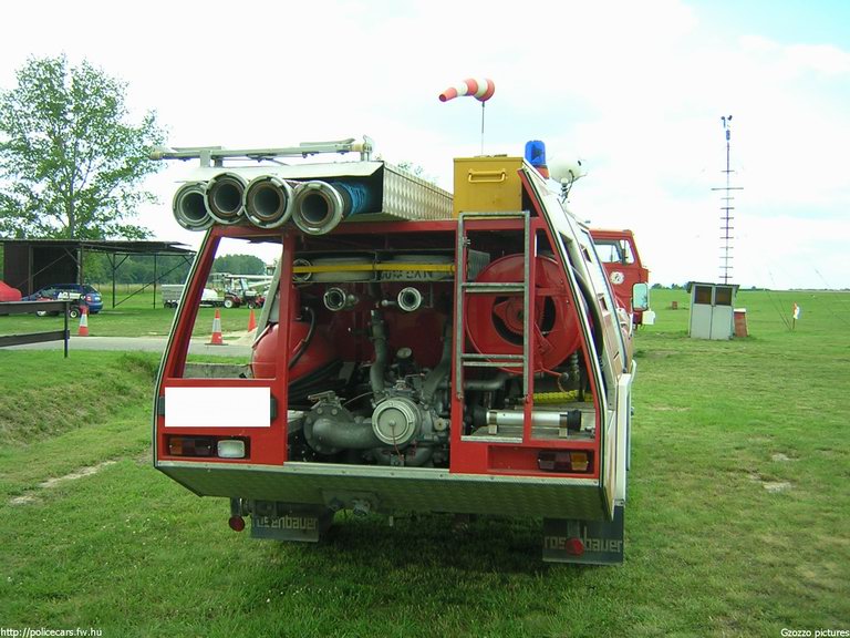 Dodge Rosenbauer Cheetah-1, Balatonkiliti, repülõtér, fotó: Gzozzo pictures
Keywords: létesítményi tûzoltóság tûzoltóautó