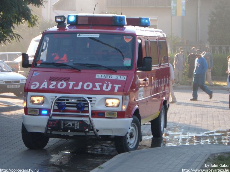 Daewoo Lublin, Pilisvörösvári Önkéntes Tûzoltó Egyesület, fotó: John Gábor
Keywords: tûzoltóautó tûzoltó ÖTE tûzoltóság magyar Magyarország HER-210 hungarian Hungary fire firetruck