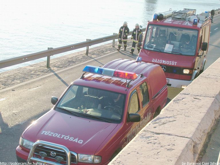 Mazda B2500, Mercedes 814 Rosenbauer TLF 1000 AT, Budapest, Fõvárosi Tûzoltóparancsnokság, fotó: Baranyai Cser István
Keywords: HÖT tûzoltóautó tûzoltó tûzoltóság magyar Magyarország fire firetruck Hungary hungarian