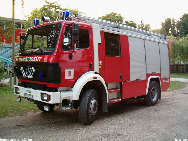 Mercedes 1234 Rosenbauer TLF 4000 AT, Budapest, Fõvárosi Tûzoltóparancsnokság, III. kerületi tûzõrség (Óbuda), fotó: sniper
Keywords: HÖT tûzoltóautó magyar Magyarország tûzoltó tûzoltóság GYT-272 fire firetruck Hungary hungarian