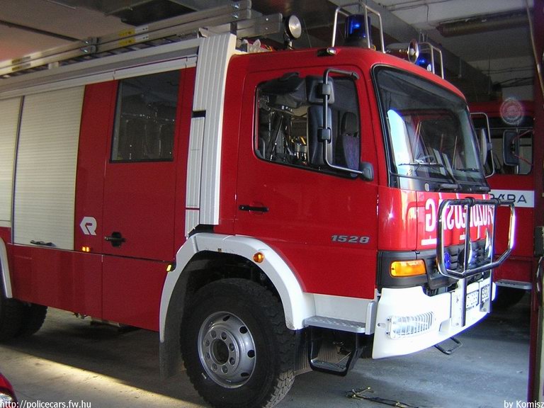 Mercedes Atego 1528 Rosenbauer TLF 4000 AT, Szolnoki Hivatásos Önkormányzati Tûzoltóság, fotó: Komisz
Keywords: HÖT tûzoltóautó magyar Magyarország tûzoltó tûzoltóság  fire firetruck Hungary hungarian
