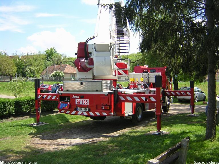 Renault Midlum Bronto-Skylift TLK 23-12, Szekszárdi Hivatásos Önkormányzati Tûzoltóság, fotó: Gzozzo pictures
Keywords: HÖT tûzoltóautó magyar Magyarország tûzoltó tûzoltóság JGK-636 fire firetruck Hungary hungarian