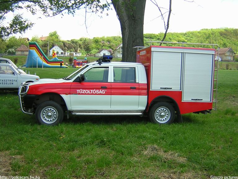Mitsubishi L-200, Sárbogárdi Hivatásos Önkormányzati Tûzoltóság, fotó: Gzozzo pictures
Keywords: HÖT tûzoltóautó magyar Magyarország tûzoltó tûzoltóság HIV-405 fire firetruck Hungary hungarian