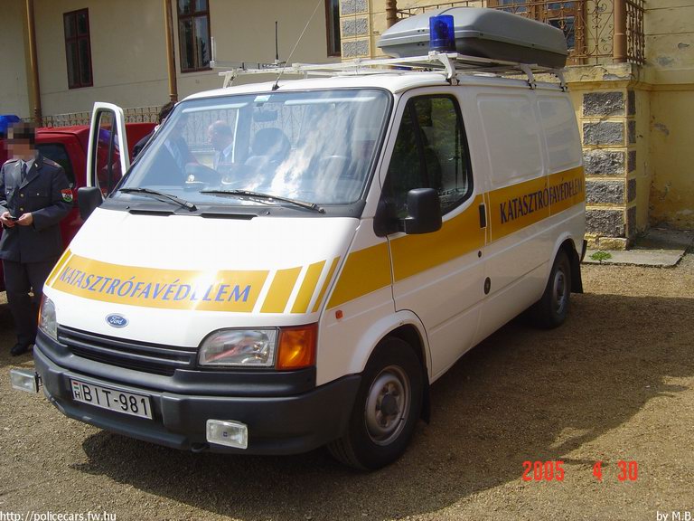 Ford Transit, Baranya Megyei Katasztrófavédelmi Igazgatóság, fotó: Márton Balázs
Keywords: tûzoltóautó tûzoltó tûzoltóság katasztrófavédelem magyar Magyarország BIT-981