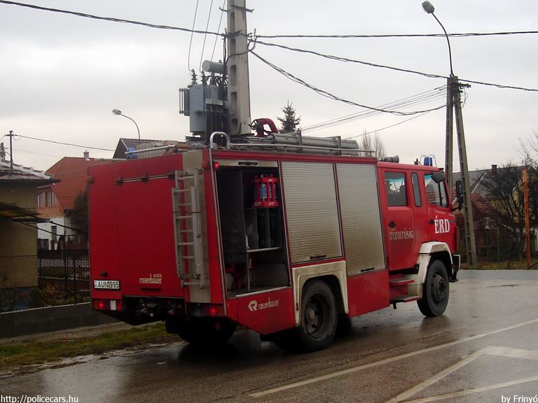Mercedes, Érdi Hivatásos Önkormányzati Tûzoltóság, fotó: Frinyó
Keywords: HÖT tûzoltóautó magyar Magyarország tûzoltó tûzoltóság AUN-995 fire firetruck Hungary hungarian