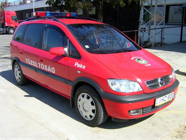 Opel Zafira, Paksi Hivatásos Önkormányzati Tûzoltóság, fotó: Gzozzo pictures
Keywords: HÖT tûzoltóautó magyar Magyarország tûzoltó tûzoltóság IHZ-800 fire firetruck Hungary hungarian