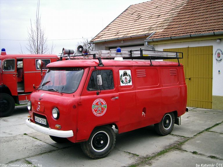 UAZ 452, Katymári Önkéntes Tûzoltó Egyesület, fotó: Katymár ÖTE
Keywords: tûzoltóautó tûzoltó ÖTE tûzoltóság magyar Magyarország ADV-215 hungarian Hungary fire firetruck