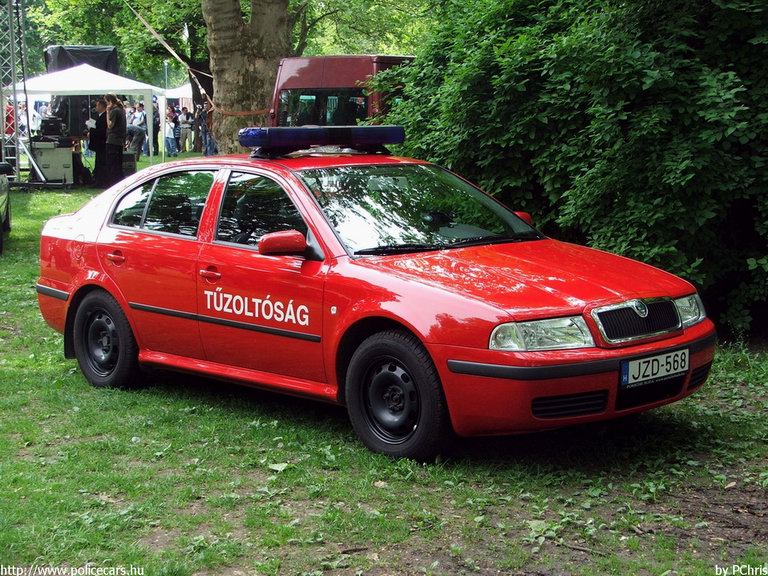 Skoda Octavia, Budapest, Fõvárosi Tûzoltóparancsnokság, fotó: PChris
Keywords: HÖT tûzoltóautó magyar Magyarország tûzoltó tûzoltóság JZD-568 fire firetruck Hungary hungarian