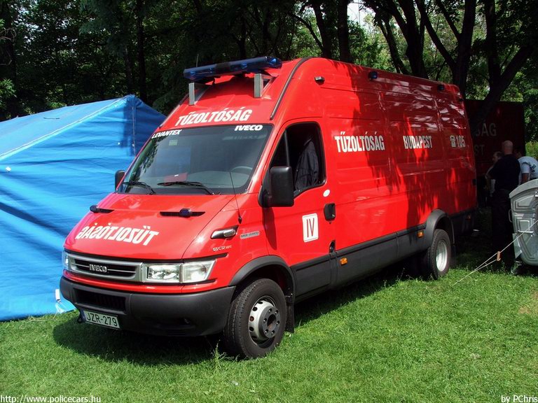 Iveco, Budapest, Fõvárosi Tûzoltóparancsnokság, fotó: PChris
Keywords: HÖT tûzoltóautó magyar Magyarország tûzoltó tûzoltóság JZR-279 fire firetruck Hungary hungarian