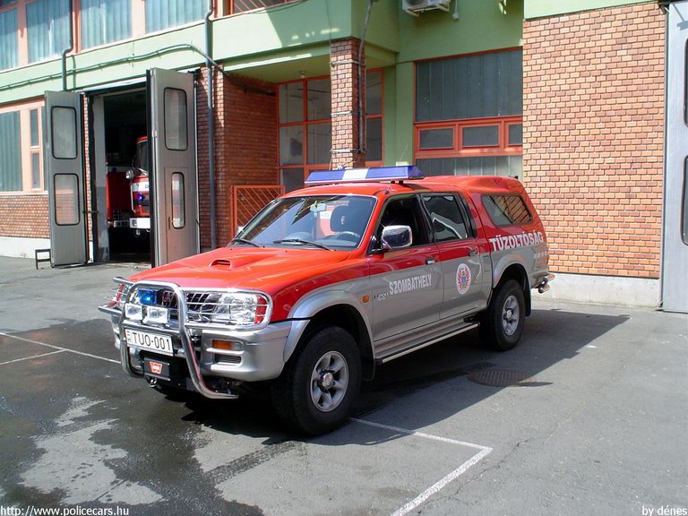 Mitsubishi L-200, Szombathelyi Hivatásos Önkormányzati Tûzoltóság, fotó: dénes
Keywords: HÖT tûzoltóautó magyar Magyarország tûzoltó tûzoltóság TUO-001 fire firetruck Hungary hungarian