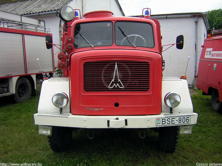 Magirus, Zombai Önkéntes Tûzoltóegyesület, fotó: Gzozzo pictures
Keywords: tûzoltó tûzoltóautó tûzoltóság Magyarország magyar ÖTE BSE-806 hungarian Hungary fire firetruck