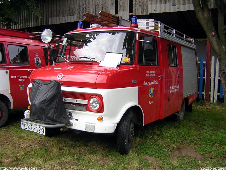 Opel Blitz, Kurdi Önkéntes Tûzoltó Egyesület, fotó: Gzozzo pictures
Keywords: ÖTE tûzoltóautó CKC-129 tûzoltó hungarian Hungary fire firetruck tûzoltóság Magyarország magyar