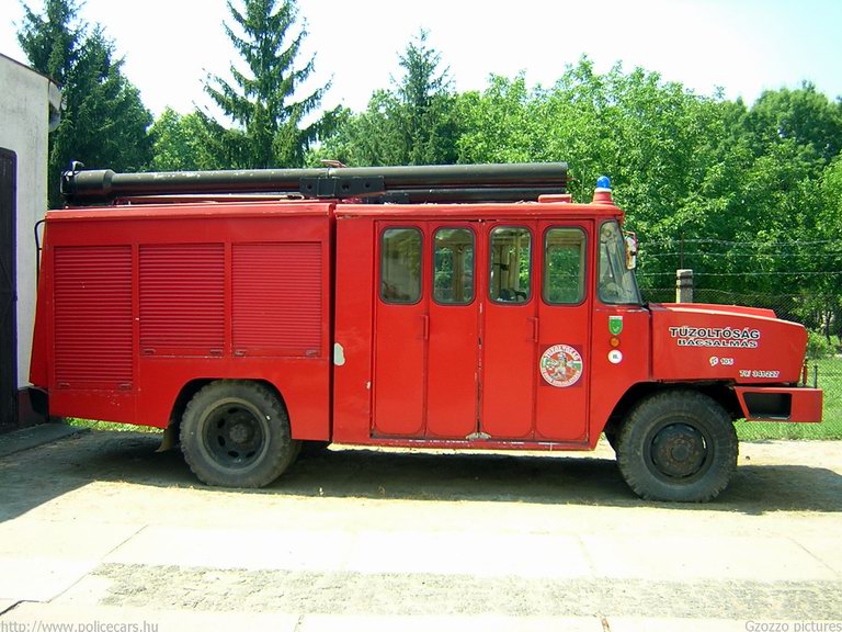 Ikarus 526, Bácsalmási Önkéntes Tûzoltóság, fotó: Gzozzo pictures
Keywords: ÖT tûzoltóautó magyar Magyarország tûzoltó tûzoltóság ADV-693 fire firetruck Hungary hungarian