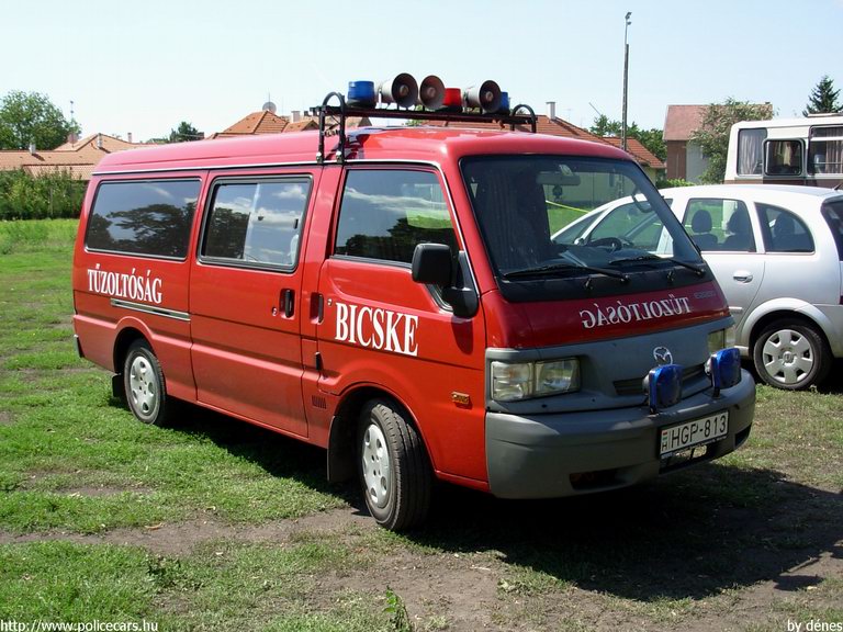 Mazda E2200, Bicskei Önkéntes Tûzoltóság, fotó: dénes
Keywords: ÖT tûzoltóautó magyar Magyarország tûzoltó tûzoltóság HGP-813 fire firetruck Hungary hungarian