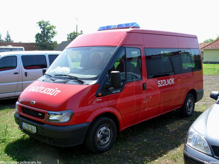 Ford Transit, Szolnoki Hivatásos Önkormányzati Tûzoltóság, fotó: dénes
Keywords: HÖT tûzoltóautó magyar Magyarország tûzoltó tûzoltóság JTB-941 fire firetruck Hungary hungarian