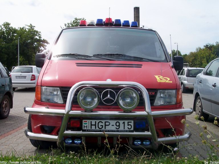 Mercedes Vito, Pápa, Speciális Készenléti Mentõegység, fotó: Zsoké
Keywords: tûzoltóautó
