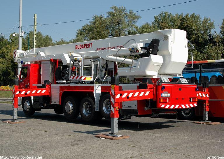 Renault Premium 420.26 Bronto Skylift F53RL, fotó: Norbee
Keywords: HÖT tûzoltóautó magyar Magyarország tûzoltó tûzoltóság KHZ-856 fire firetruck Hungary hungarian