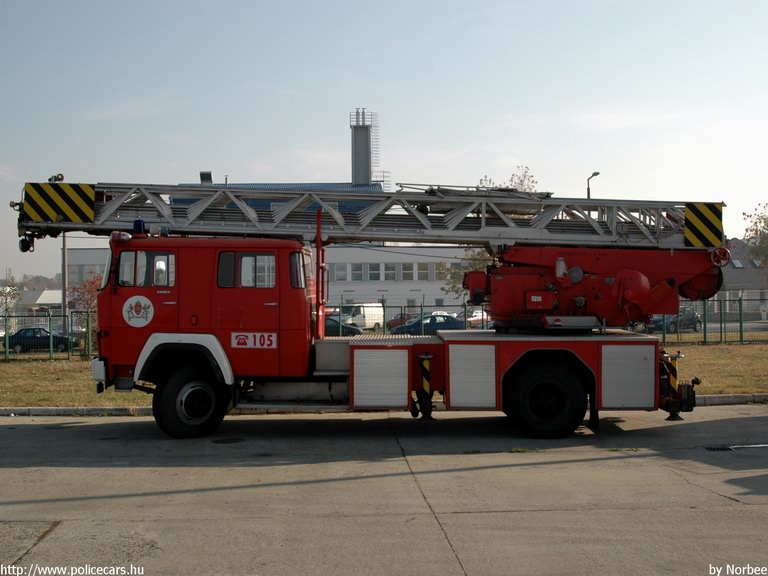 Magirus Deutz 170 D12, Budapest, Fõvárosi Tûzoltóparancsnokság, fotó: Norbee
Keywords: tûzoltóautó HÖT magyar Magyarország tûzoltó tûzoltóság  fire firetruck Hungary hungarian