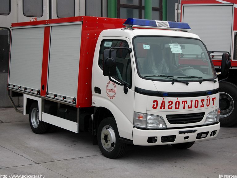 Toyota Dyna, Richter Gedeon Nyrt. Létesítményi Tûzoltóság, Budapest, fotó: Norbee
Keywords: tûzoltó tûzoltóautó tûzoltóság magyar Magyarország létesítményi KMC-255