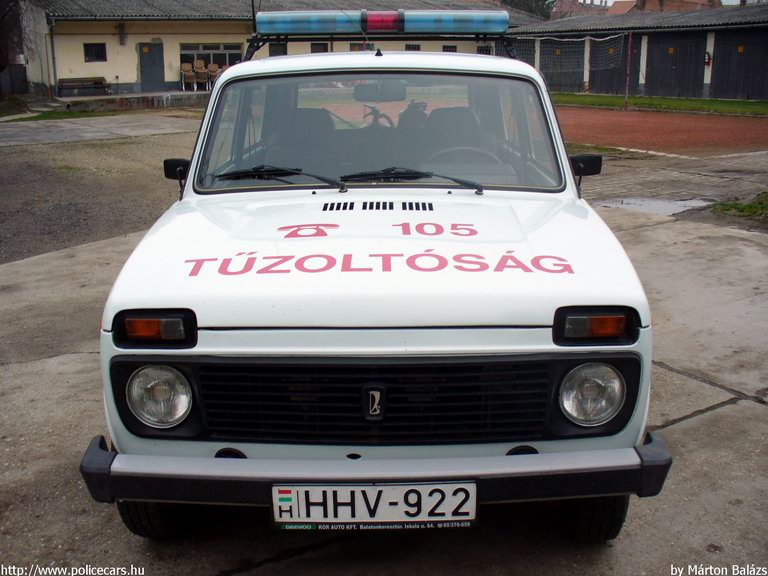 Lada Niva, Marcali Hivatásos Önkormányzati Tûzoltóság, fotó: Márton Balázs
Keywords: HÖT tûzoltóautó vaz magyar Magyarország tûzoltó tûzoltóság HHV-922 fire firetruck Hungary hungarian