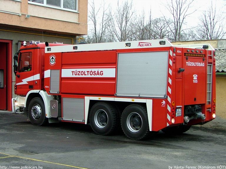 Mercedes Actros, Komáromi Hivatásos Önkormányzati Tûzoltóság, fotó: Hántai Ferenc
szállítható személyek száma: 2 fõ
alkalmazás/bevethetõség: vízszegény helyen történõ alkalmazása távolsági
vízszállítás nagymennyiségû oltóvíz biztosítása, önálló tûzoltás
víztartály: 8000 l
szívattyúteljesítmény: 4500 l/p
Keywords: tûzoltóautó HÖT magyar Magyarország tûzoltó tûzoltóság JLZ-869 fire firetruck Hungary hungarian