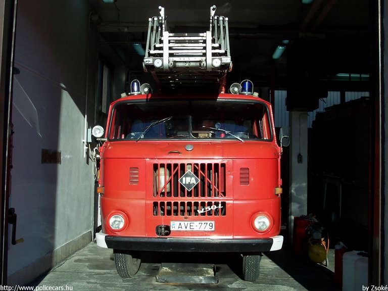 Ifa, Soproni Hivatásos Önkormányzati Tûzoltóság, fotó: Zsoké
Keywords: tûzoltóautó HÖT magyar Magyarország tûzoltó tûzoltóság AVE-779 fire firetruck Hungary hungarian