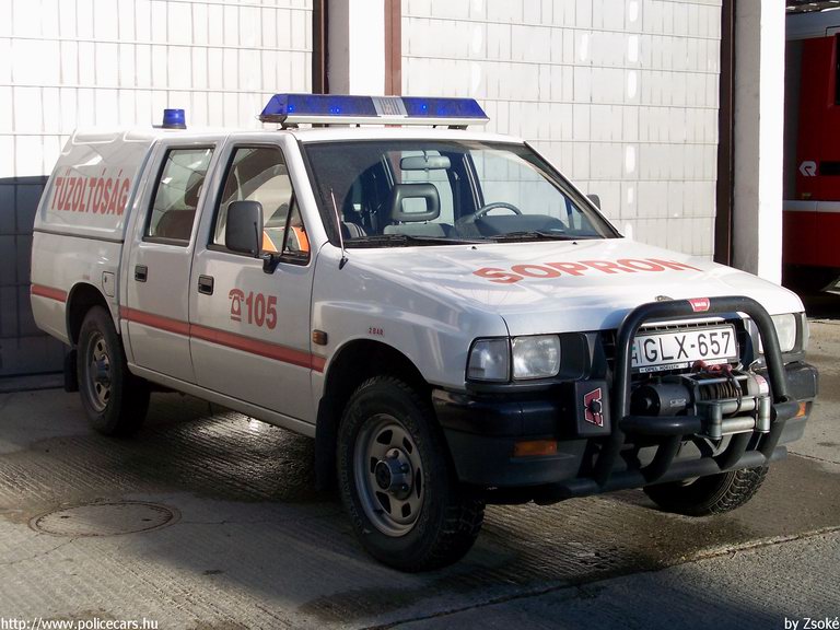 Opel Campo, Soproni Hivatásos Önkormányzati Tûzoltóság, fotó: Zsoké
Keywords: tûzoltóautó HÖT magyar Magyarország tûzoltó tûzoltóság GLX-657 fire firetruck Hungary hungarian