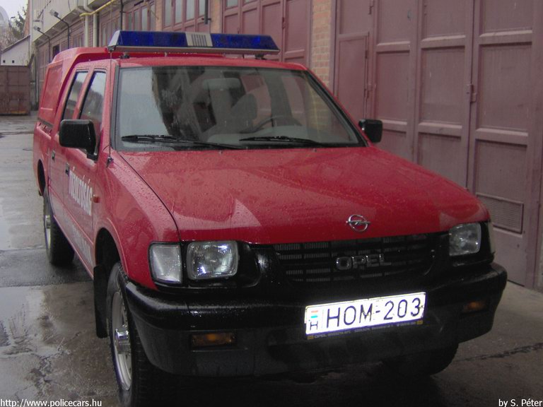 Opel Campo, Szolnoki Hivatásos Önkormányzati Tûzoltóság, fotó: S. Péter
Keywords: HÖT tûzoltóautó magyar Magyarország tûzoltó tûzoltóság HOM-203 fire firetruck Hungary hungarian