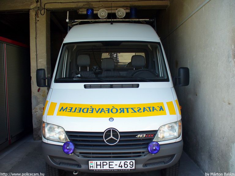 Mercedes Sprinter, Veszprém Megyei Katasztrófavédelmi Igazgatóság, fotó: Márton Balázs
Keywords: tûzoltóautó katasztrófavédelem magyar Magyarország HPE-469