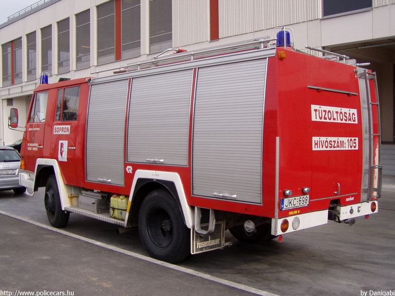 Steyr, Soproni Hivatásos Önkormányzati Tûzoltóság, fotó: Danigabi
Keywords: tûzoltóautó HÖT magyar Magyarország tûzoltó tûzoltóság JKC-698 fire firetruck Hungary hungarian