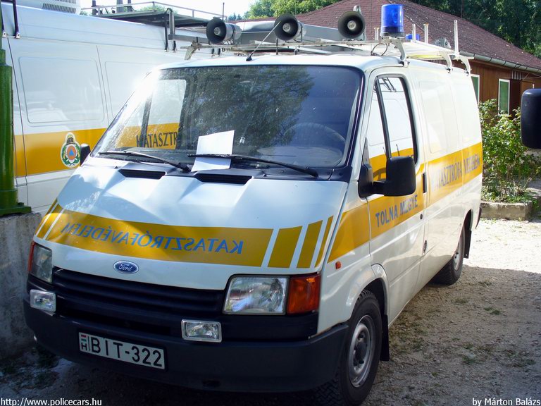 Ford Transit, Tolna Megyei Katasztrófavédelmi Igazgatóság, fotó: Márton Balázs
Keywords: tûzoltóautó katasztrófavédelem magyar Magyarország BIT-322