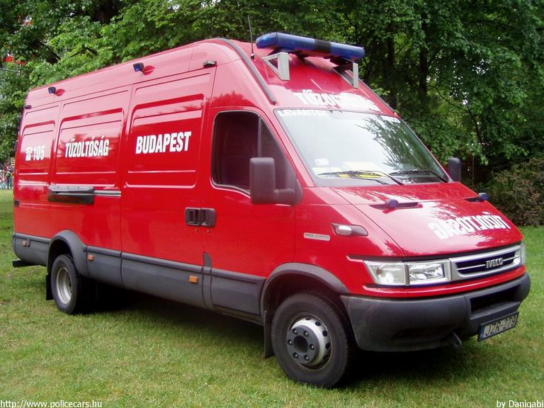 Iveco, Budapest, Fõvárosi Tûzoltóparancsnokság, fotó: Danigabi
Keywords: tûzoltóautó HÖT magyar Magyarország tûzoltó tûzoltóság JZR-279 fire firetruck Hungary hungarian