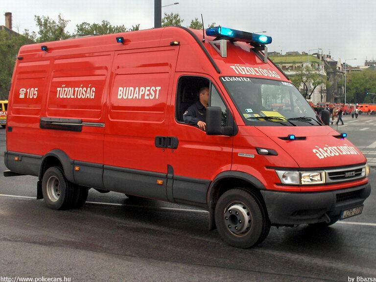 Iveco, Budapest, Fõvárosi Tûzoltóparancsnokság, fotó: Bbazsa
Keywords: tûzoltóautó HÖT magyar Magyarország tûzoltó tûzoltóság JZR-279 fire firetruck Hungary hungarian