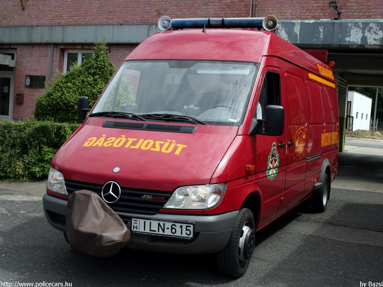 Mercedes Sprinter, Tiszaújvárosi Hivatásos Önkormányzati Tûzoltóság, fotó: Bazsi
Keywords: HÖT tûzoltóautó magyar Magyarország tûzoltó tûzoltóság ILN-615 fire firetruck Hungary hungarian