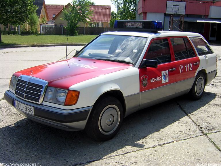 Mercedes E, Mohácsi Hivatásos Önkormányzati Tûzoltóság, fotó: Gzozzo pictures
Keywords: tûzoltóautó HÖT magyar Magyarország tûzoltó tûzoltóság JOL-988 fire firetruck Hungary hungarian