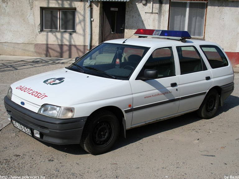 Ford Escort, Hajdúböszörményi Önkéntes Tûzoltóság, fotó: Bazsi
Keywords: tûzoltóautó ÖT magyar Magyarország tûzoltó tûzoltóság CIB-634 fire firetruck Hungary hungarian