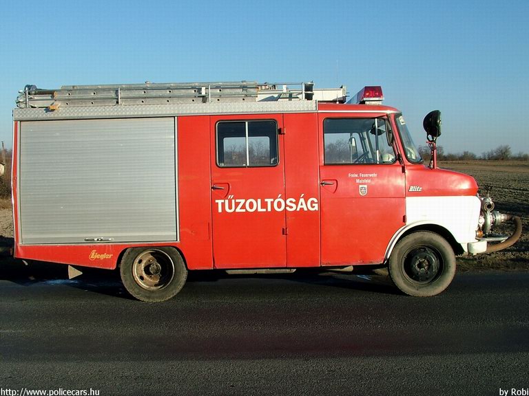 Opel Blitz, Dömsödi Önkéntes Tûzoltó Egyesület, fotó: Robi
Keywords: tûzoltóautó ÖTE hungarian Hungary fire firetruck magyar Magyarország tûzoltó tûzoltóság
