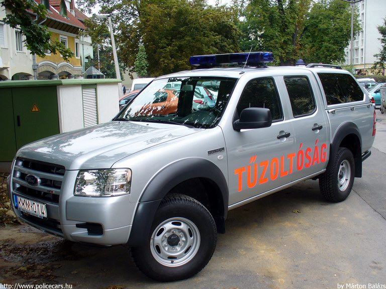 Ford Ranger, Kaposvári Hivatásos Önkormányzati Tûzoltóság, fotó: Márton Balázs
Keywords: tûzoltóautó HÖT magyar Magyarország tûzoltó tûzoltóság KKM-014 fire firetruck Hungary hungarian