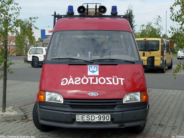 Ford Transit, Csepregi Önkéntes Tûzoltóság, fotó: dénes
Keywords: tûzoltóautó ÖT magyar Magyarország tûzoltó tûzoltóság ESD-990 fire firetruck Hungary hungarian